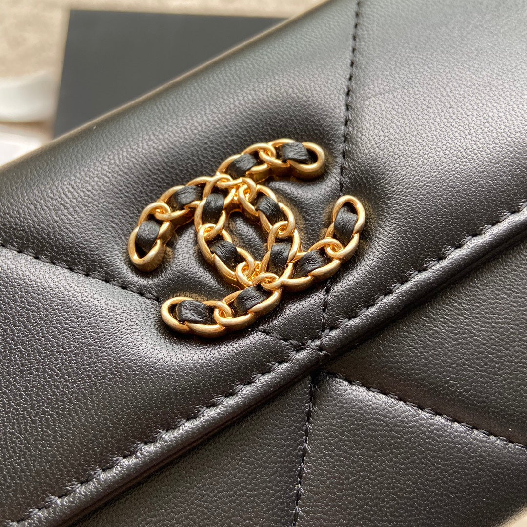 CC 19 Long Wallet 19cm Black Calfskin