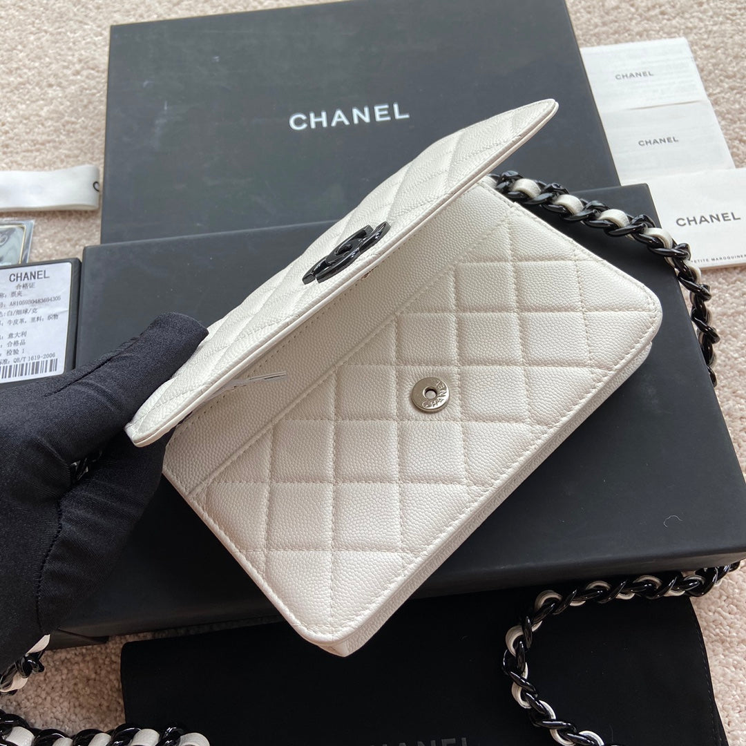 CC Classic Woc 20cm White Grained Calfskin Black Hardware