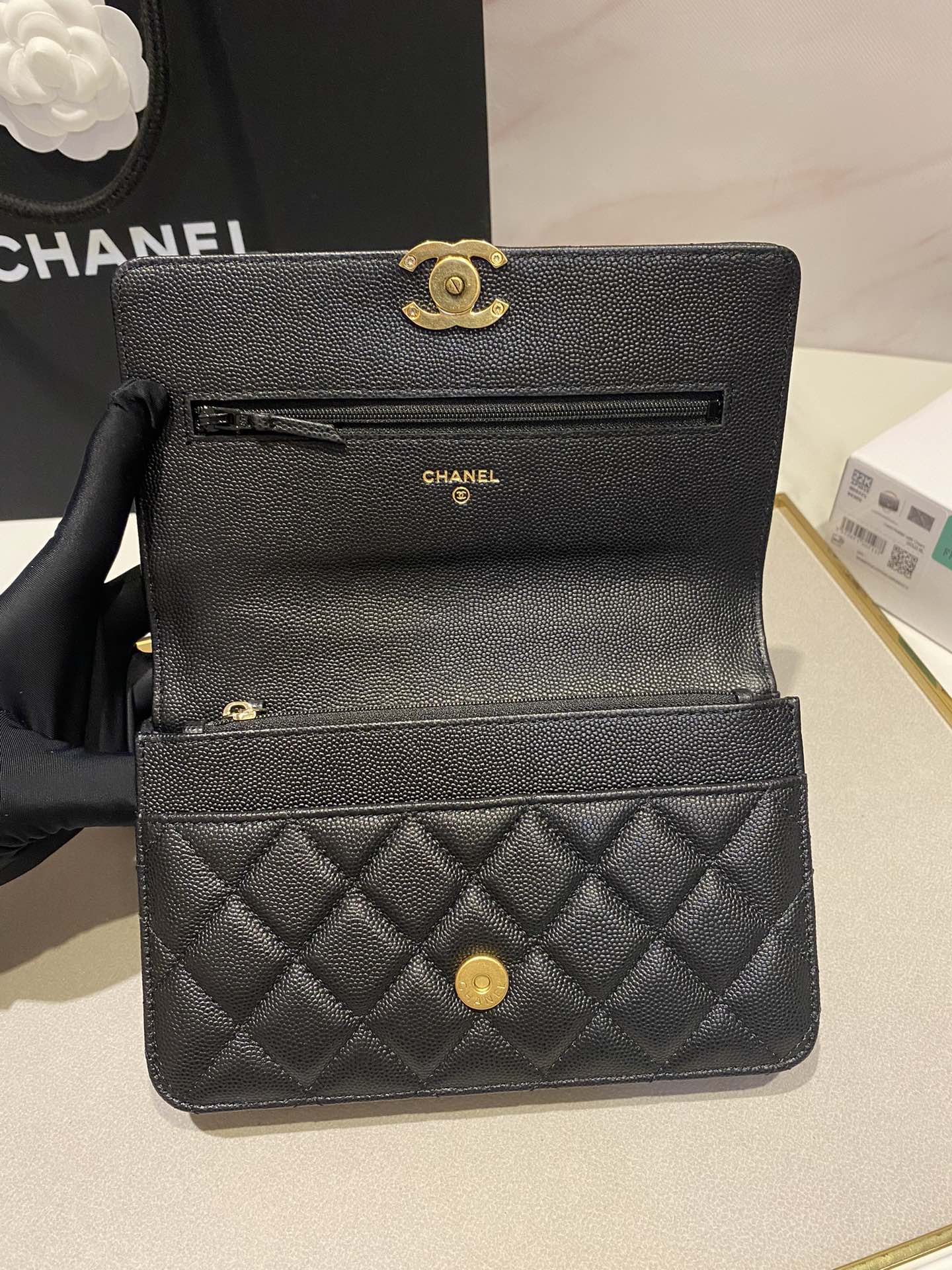 CC 24K Woc 19cm Black Grained Calfskin Gold Hardware