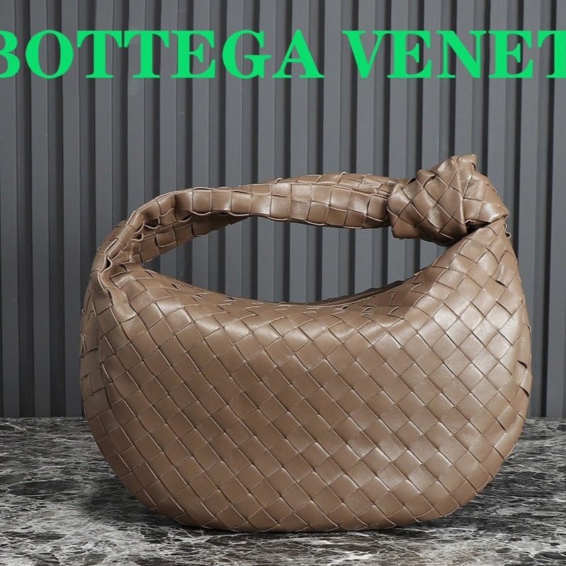 bv teen jodie 36cm chocolate lambskin