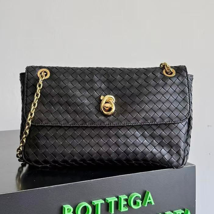 Bottega Veneta 2026 Madison Intrecciato Bag 27cm Black Leather