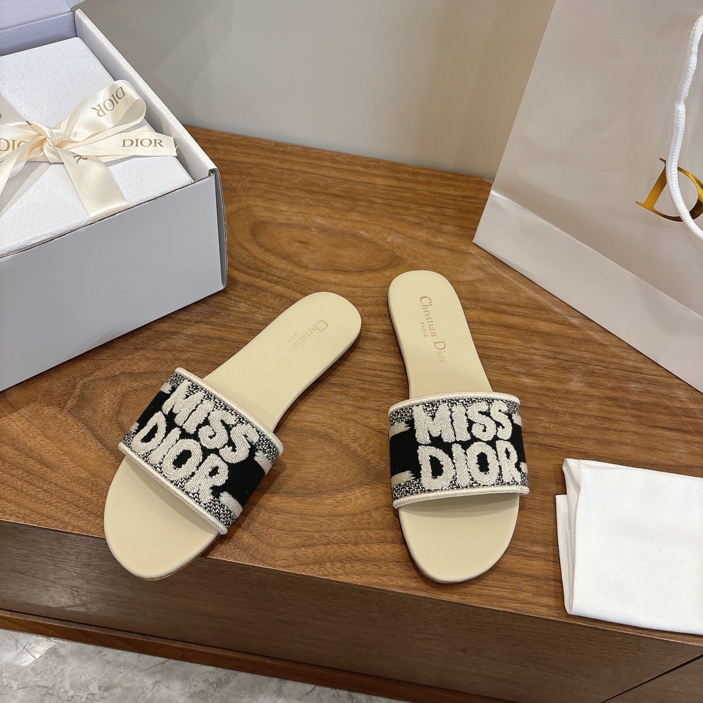 CD 26 Flat Sandals Miss Dior Canvas Cowhide 685462