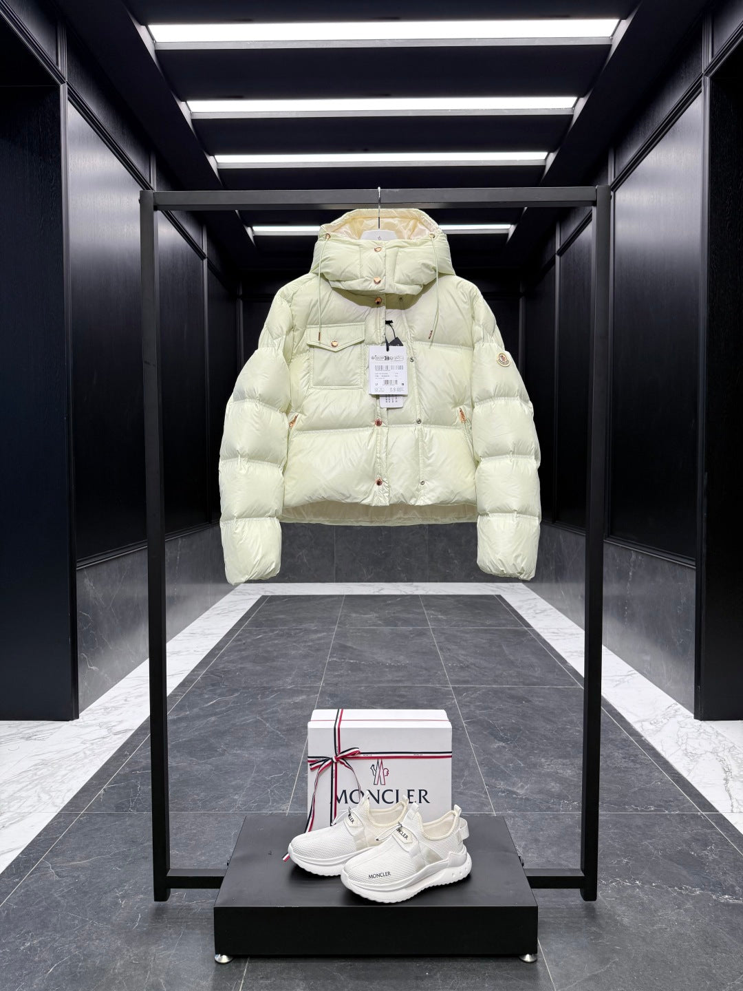 MC 2025 Short Down Jacket Light Yellow Green Polyester