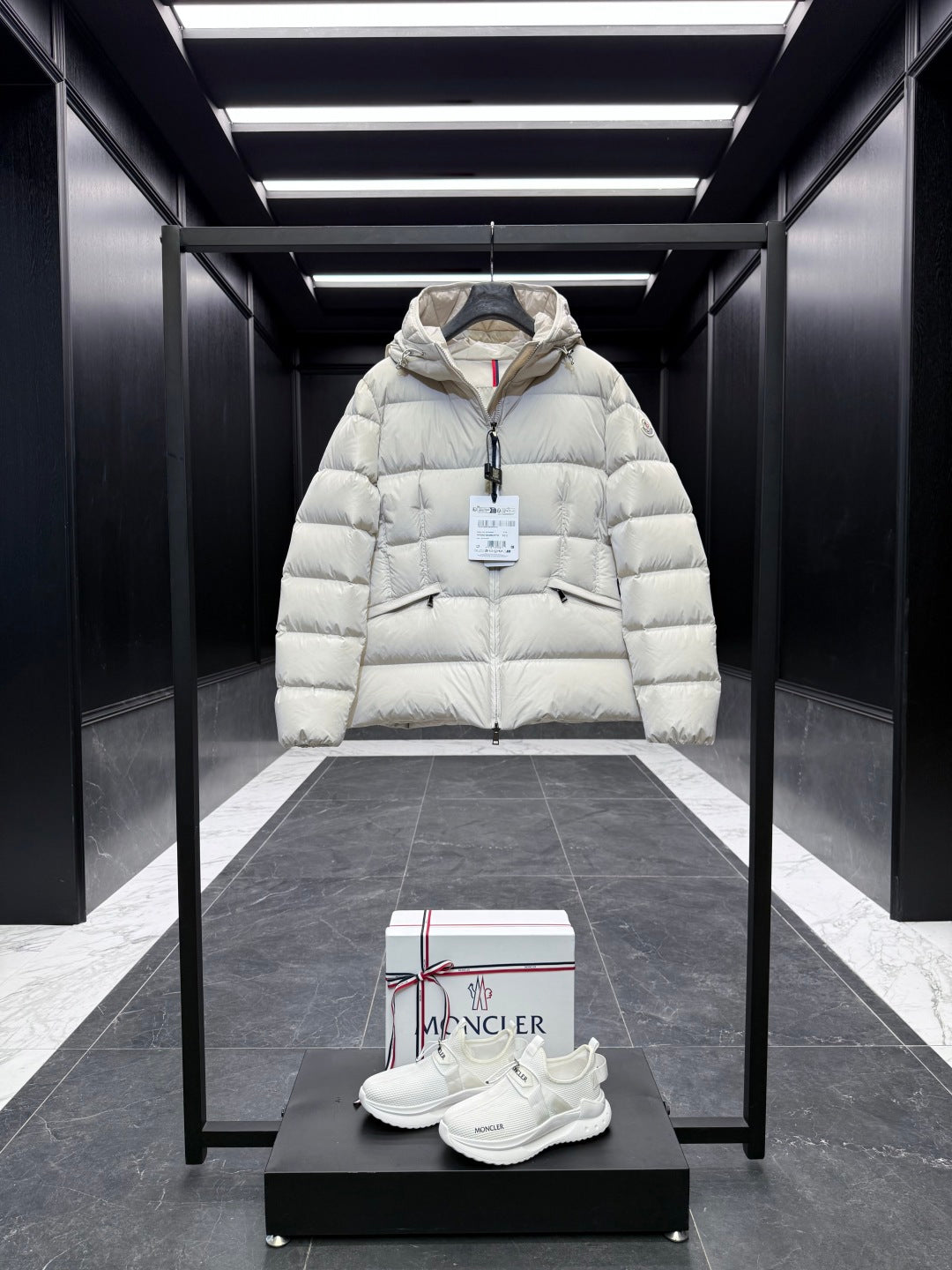 MC 25 Down Jacket  White Polyester 0020