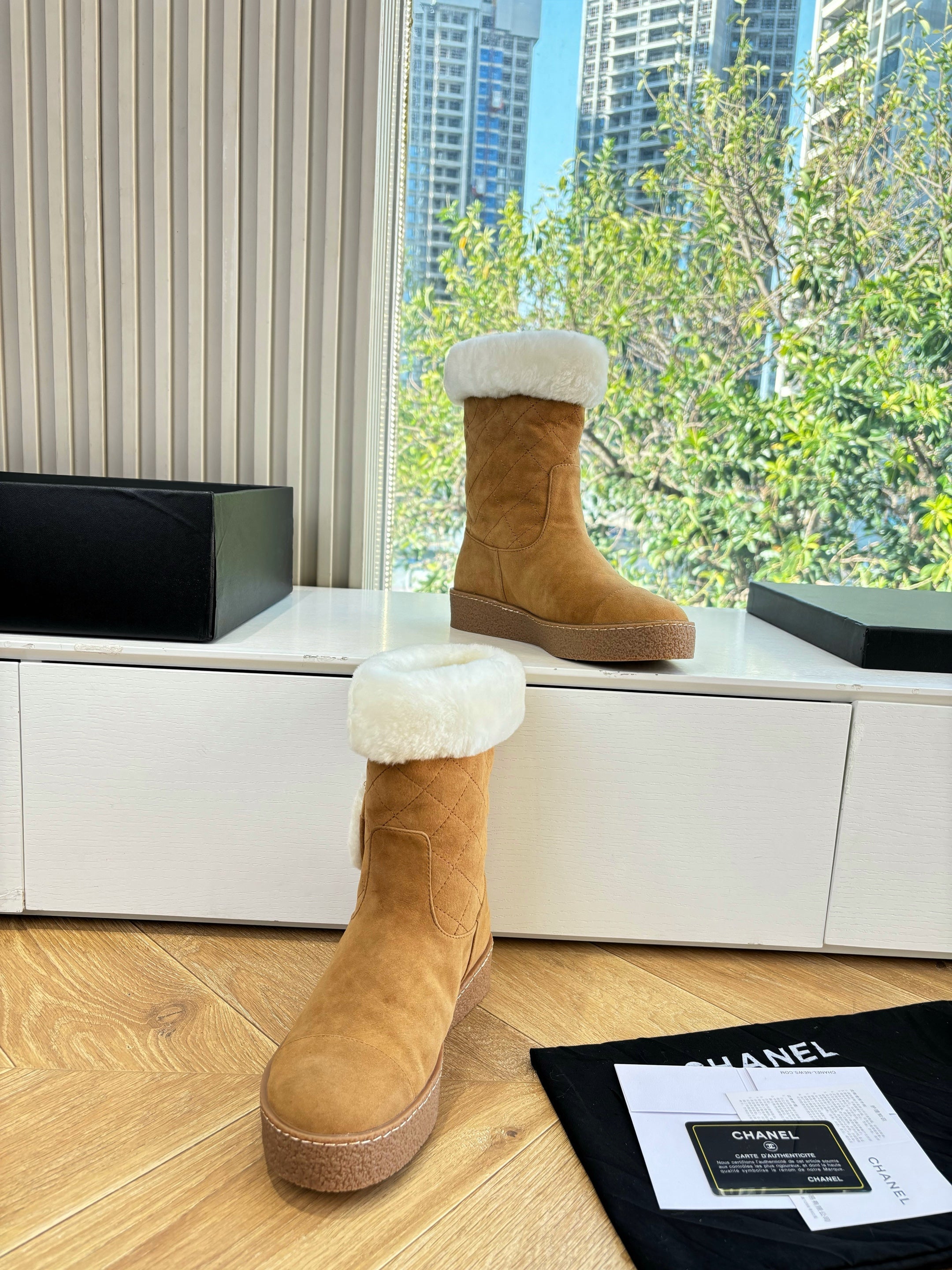 CC 2025 Short Snow Boot Brown White Suede Wool 548927