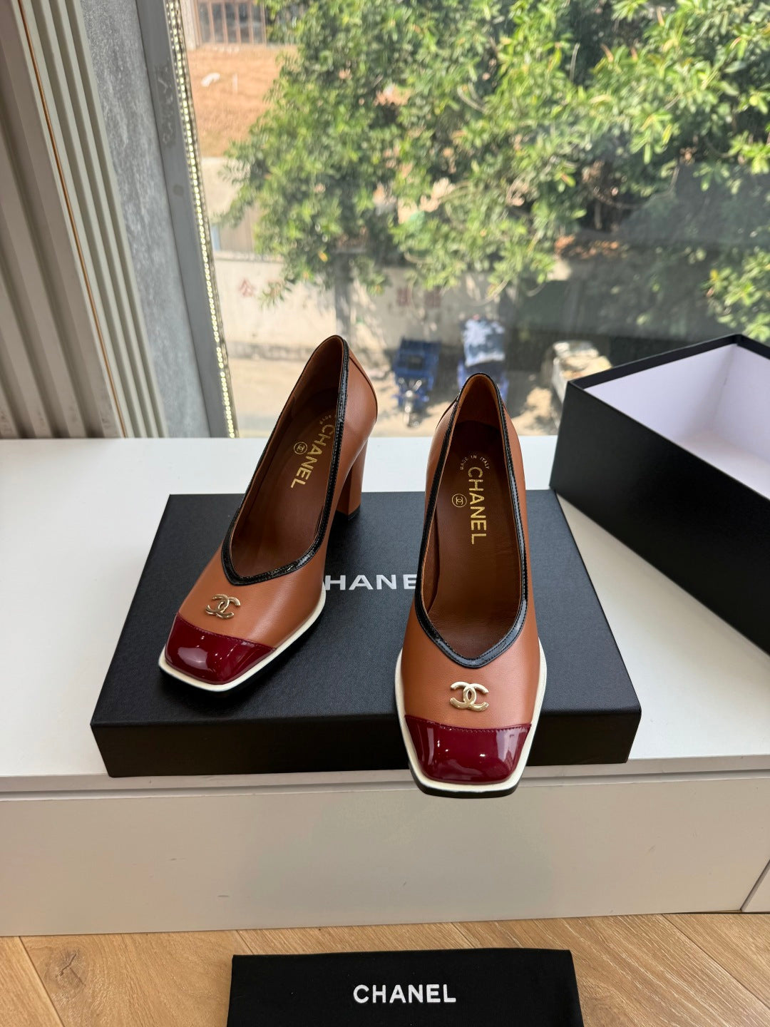 Chanel 2026 Two-Tone Pumps 80mm Leather 197190