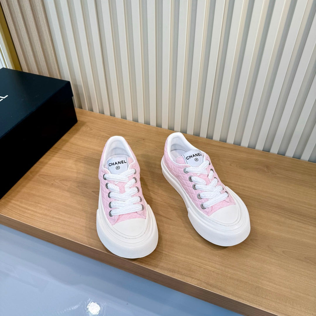 Chanel 2026 Low-Top Sneakers Fabric 986921