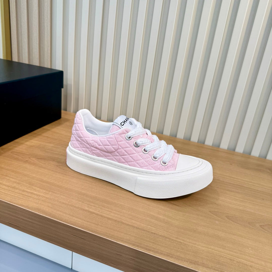 Chanel 2026 Low-Top Sneakers Fabric 986921