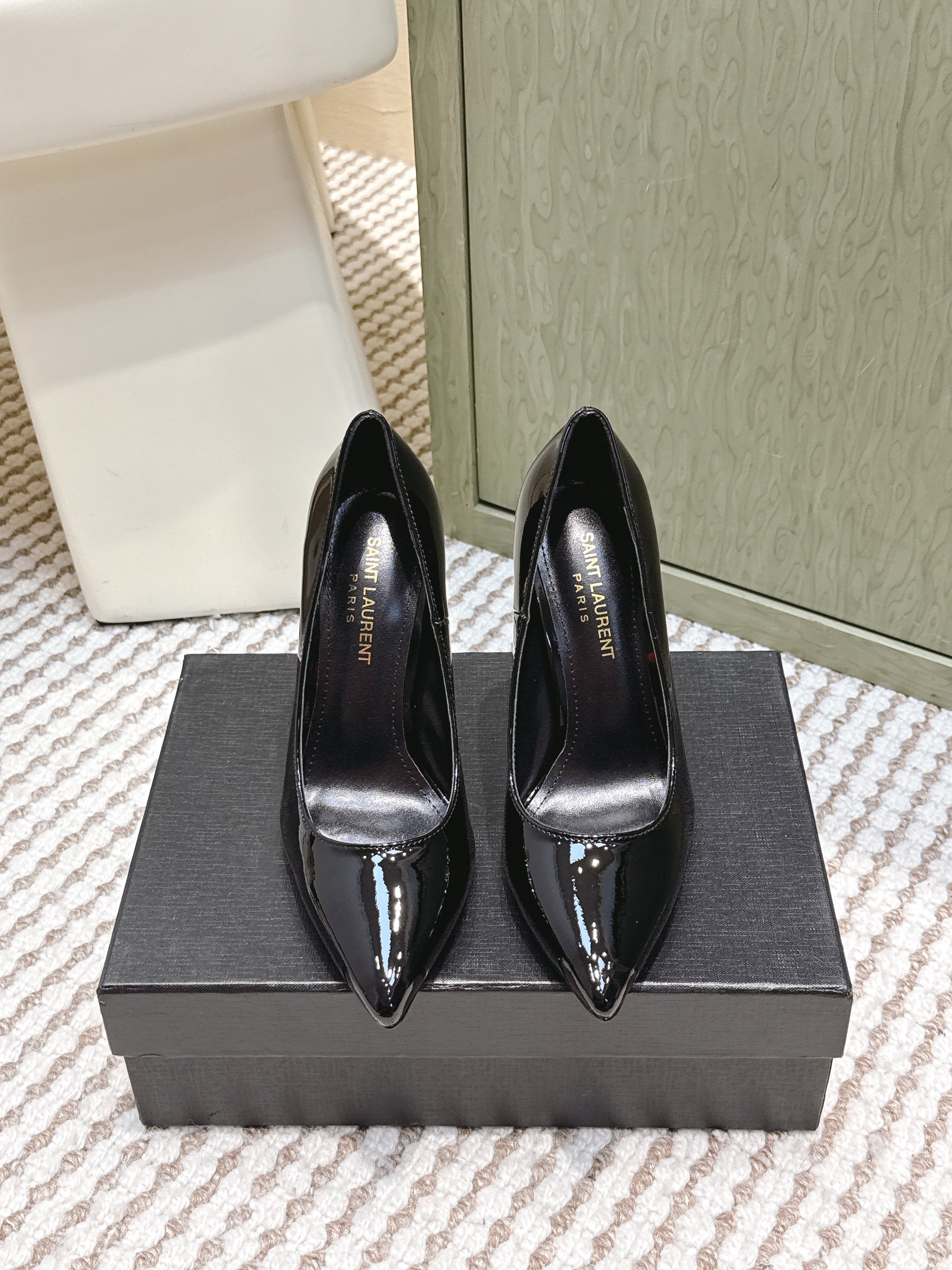 YSL 26ss High Heel Pumps 85 Black Patent Leather Gold 654697