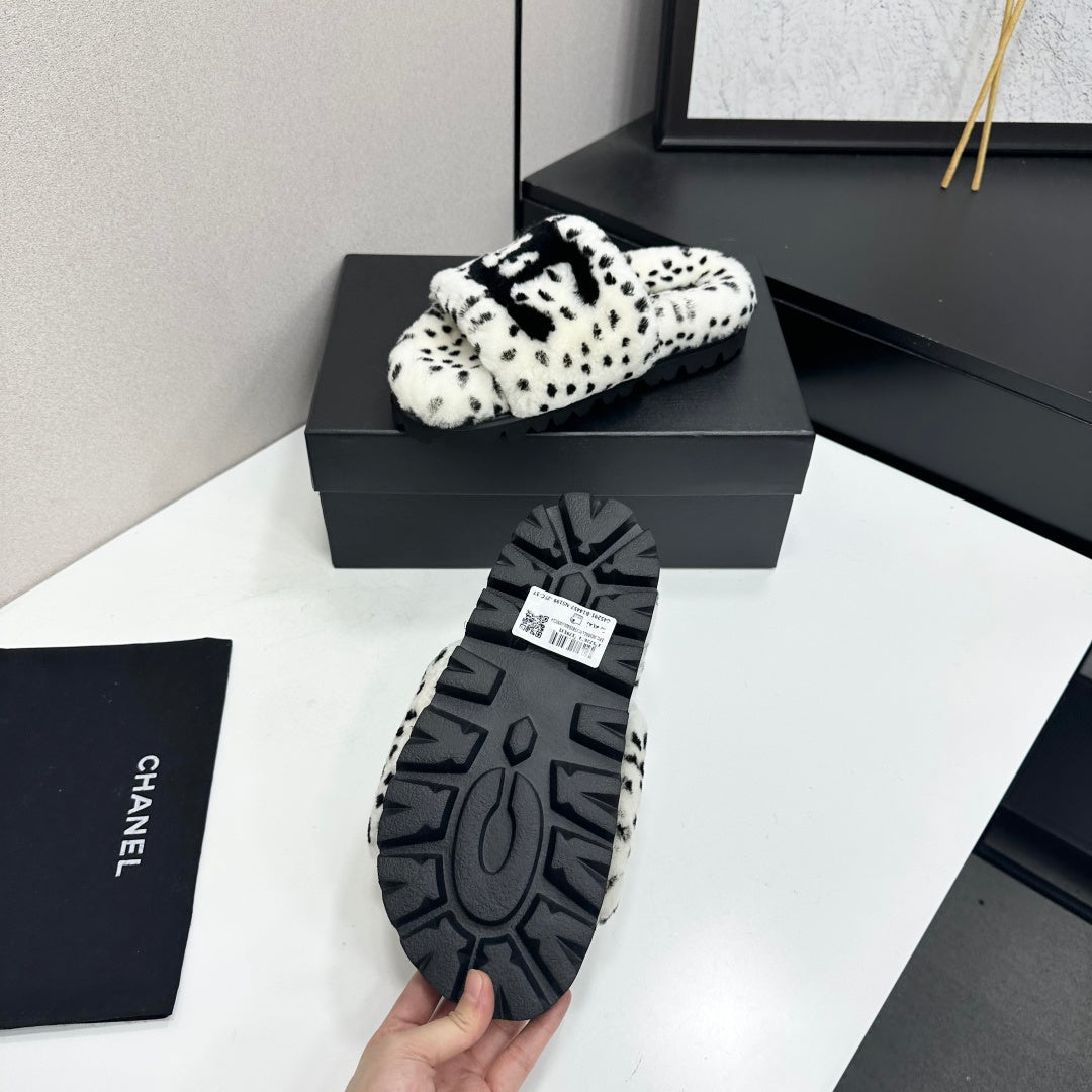 Chanel 2026 Furry Platfom Sandals Wool 985885