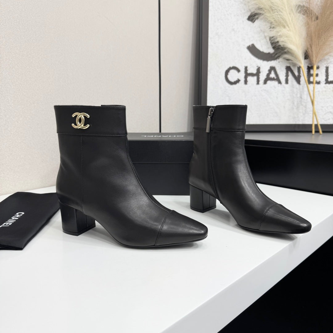 Chanel 2026 Pointed-Toe Ankle Boots 55mm Leather 193757