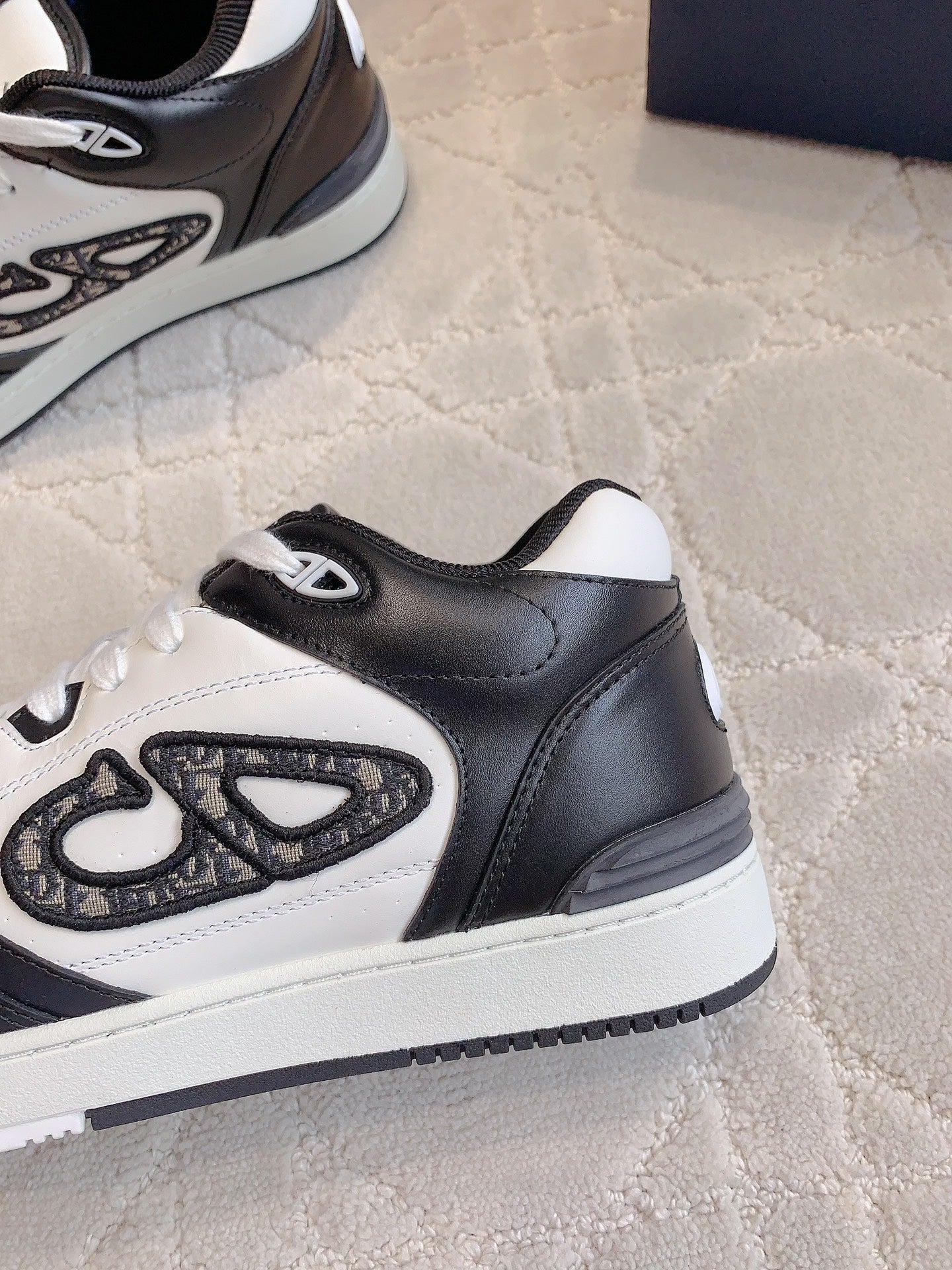 CD B57 Mid-Top Sneaker White Mix Black Calfskin And Oblique Jacquard