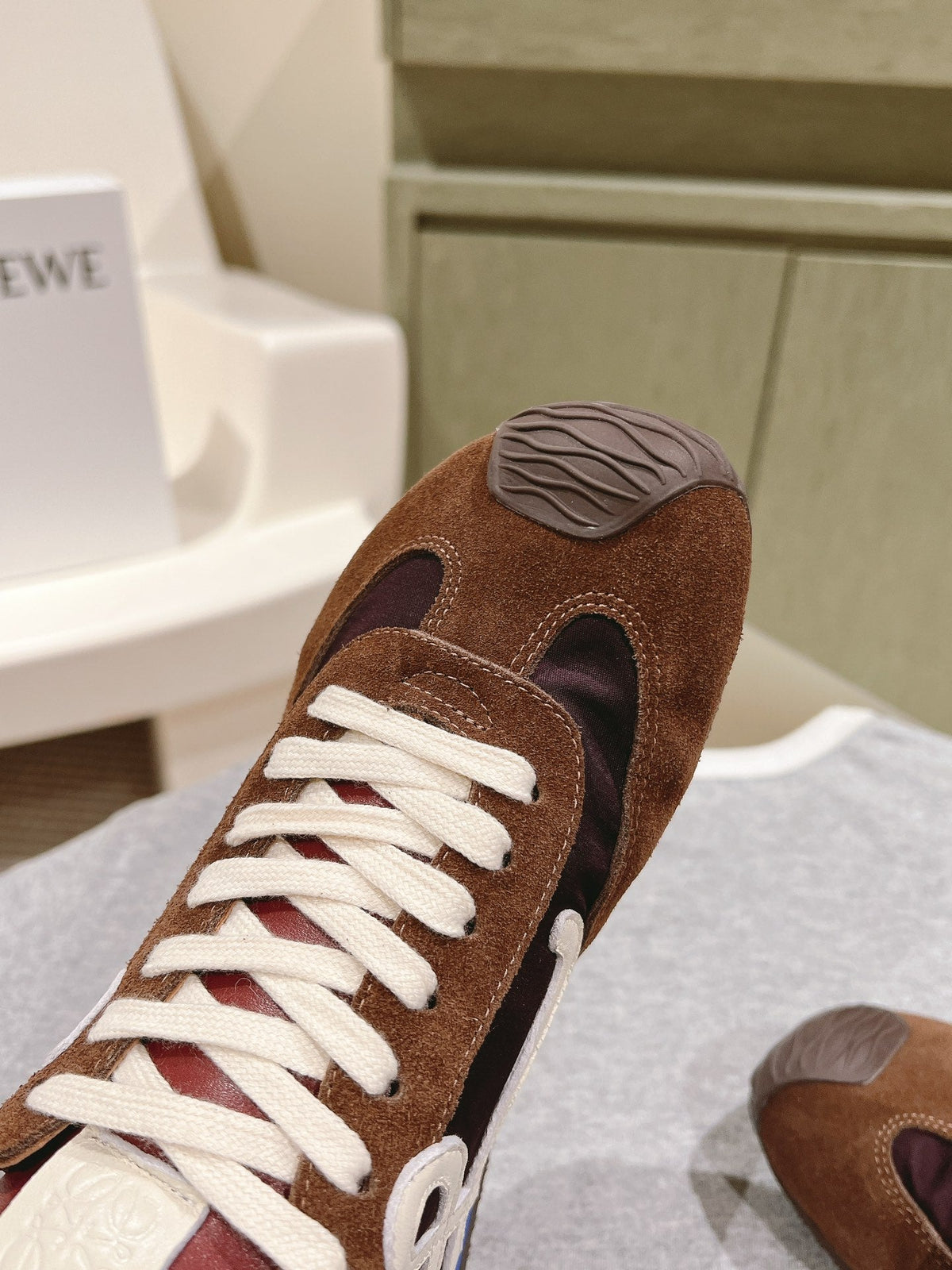 Loewe 2025 Ballet Runner 2.0 Sneaker Brown White Suede 556040