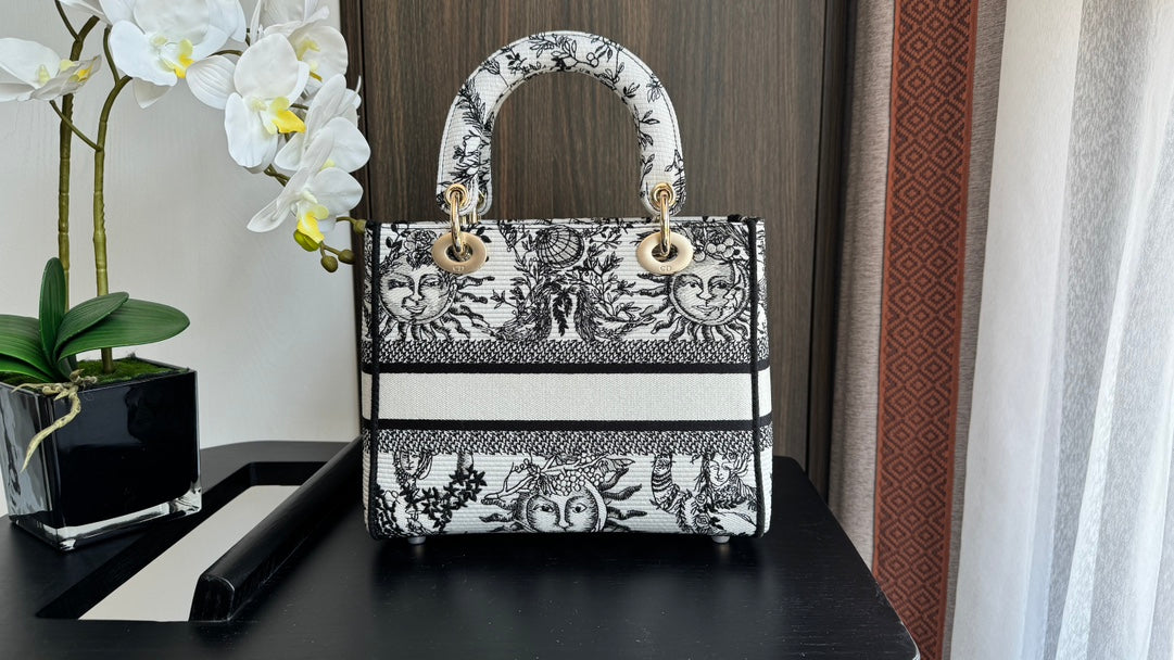 medium lady 24 black white sun embroidery canvas
