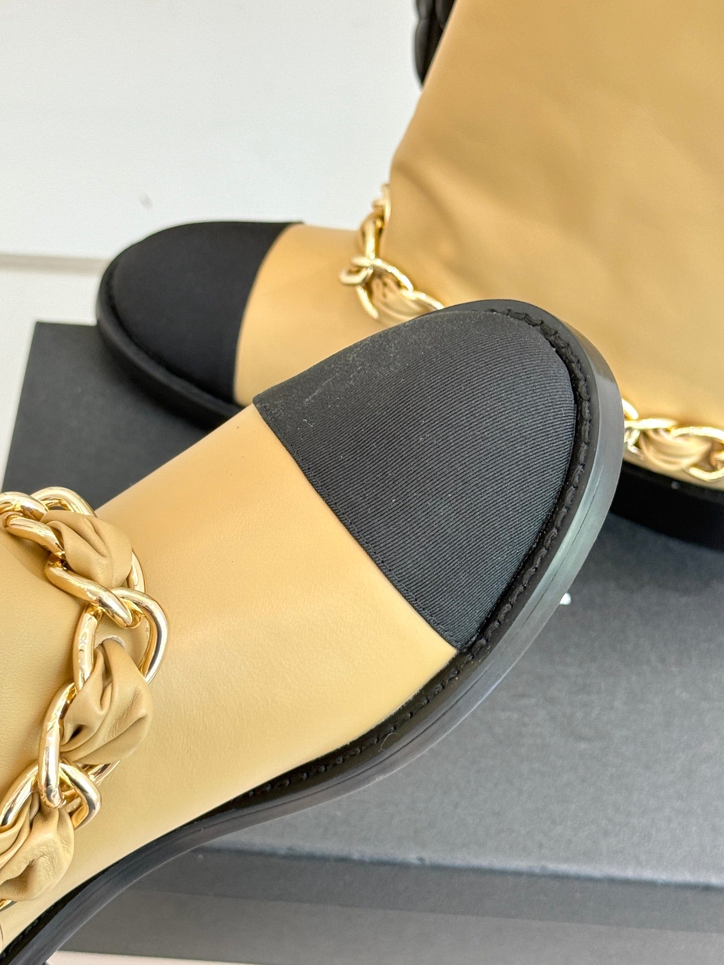 Chanel 25 Large Chain Flat-solved Boot Beige Black Lambskin 465421
