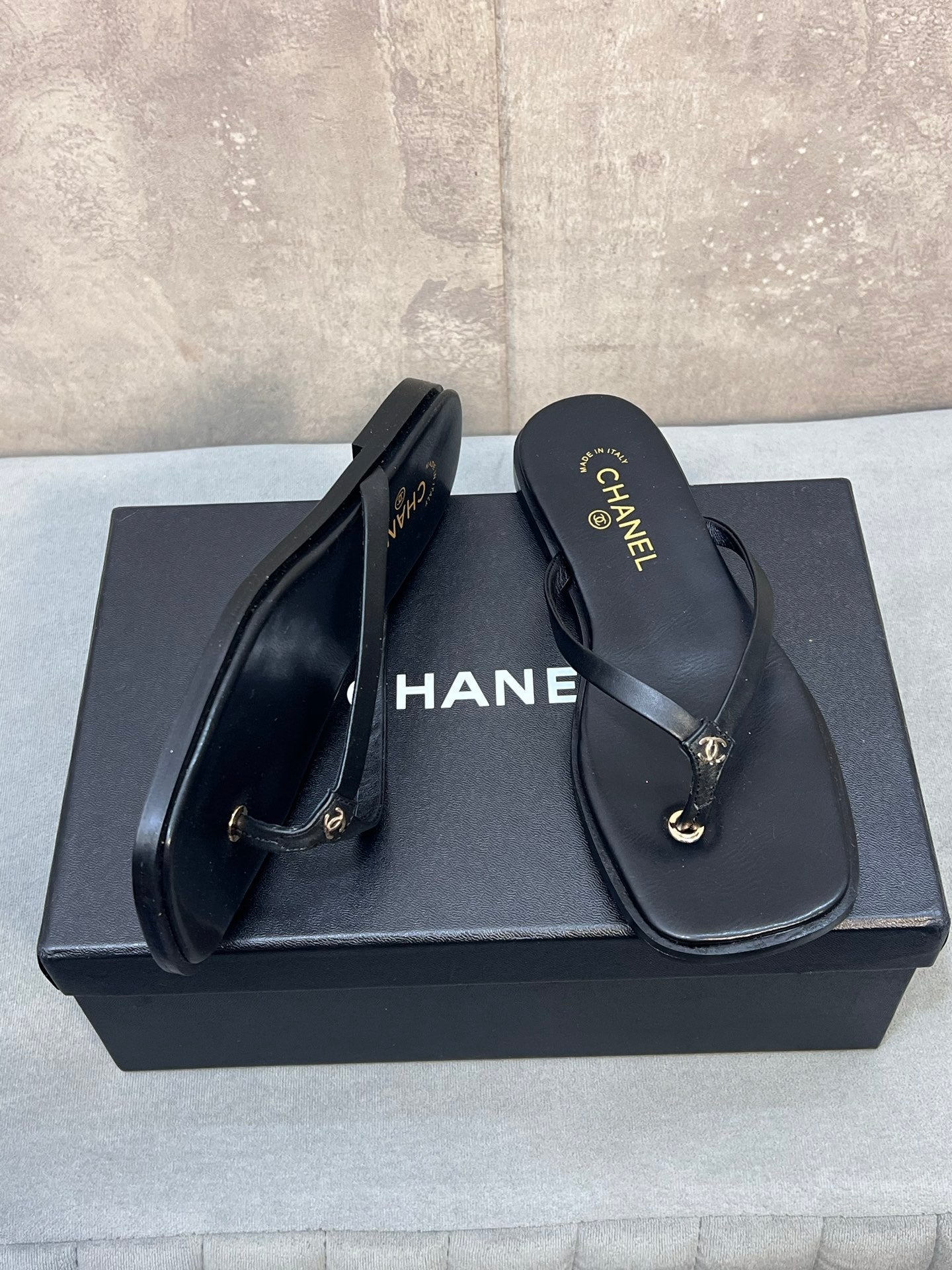 Chanel 2026 Flip-flop Sandal Black Cowhide 856669