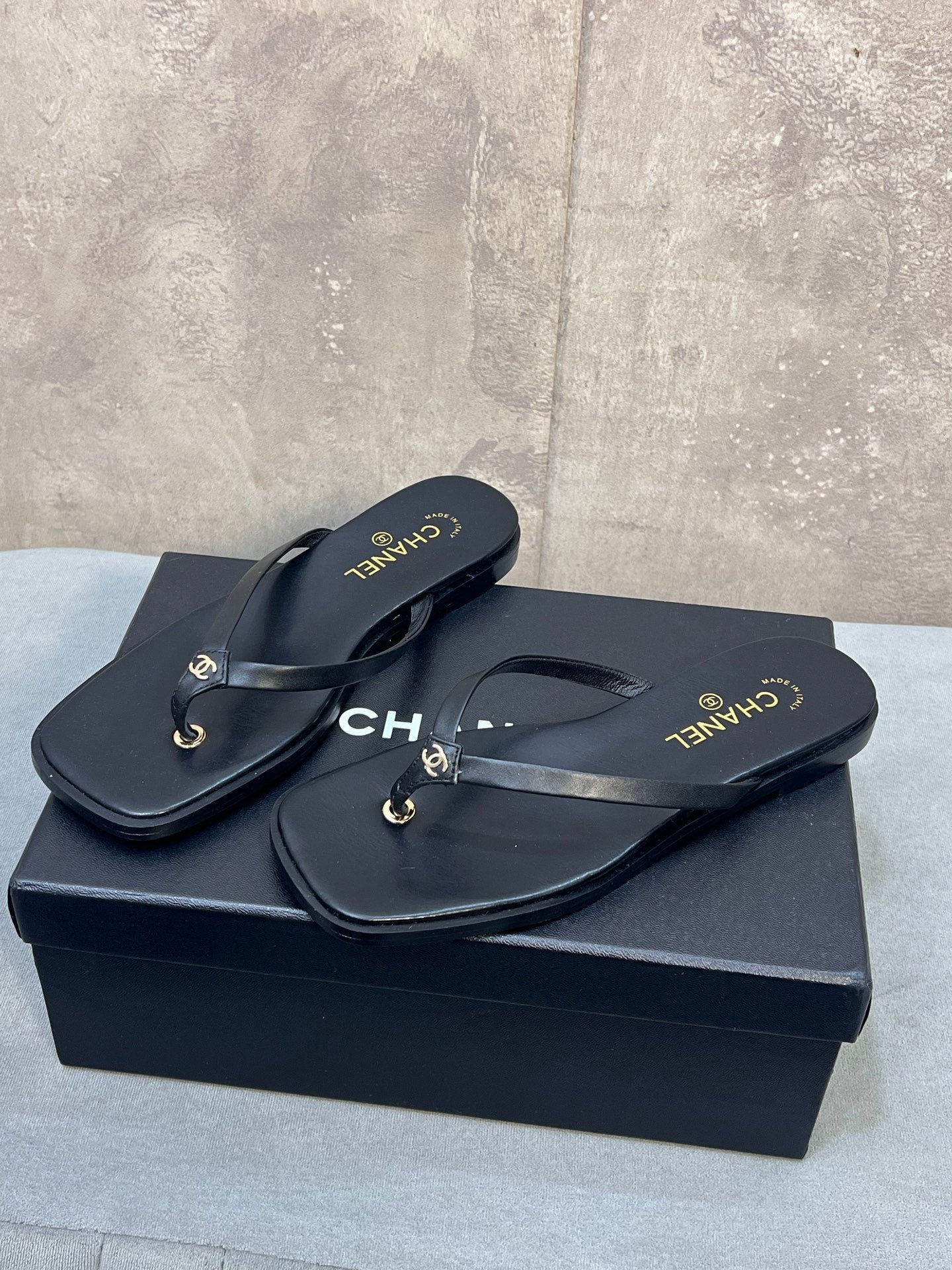 Chanel 2026 Flip-flop Sandal Black Cowhide 856669