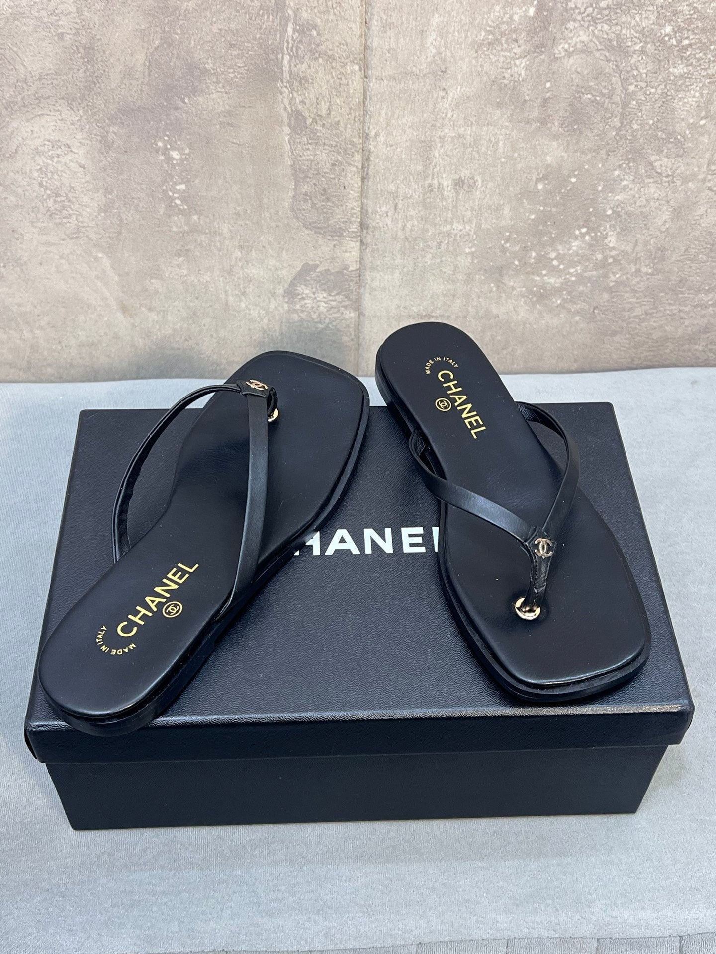 Chanel 2026 Flip-flop Sandal Black Cowhide 856669