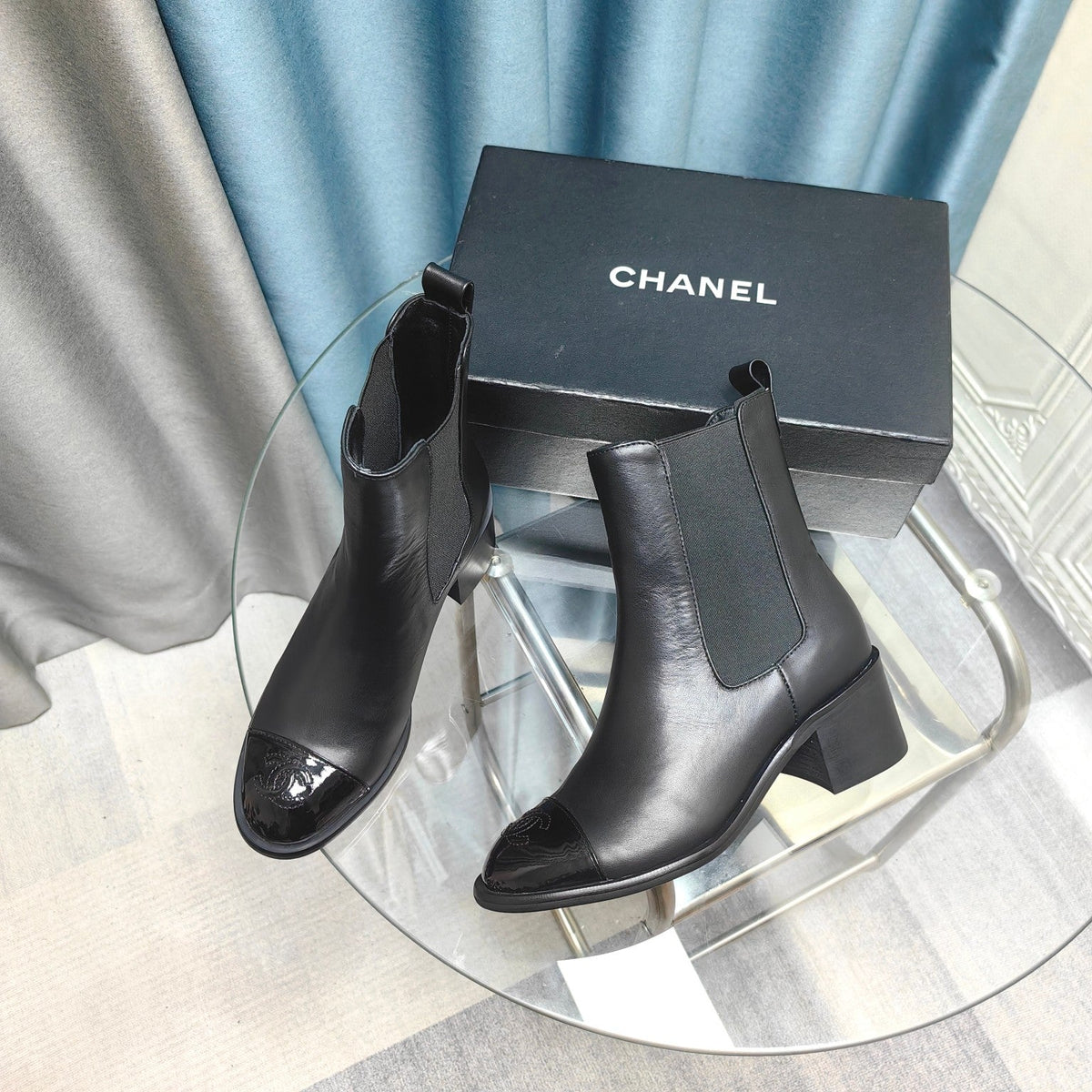 CC Chelsea Ankle Boots Black Calfskin