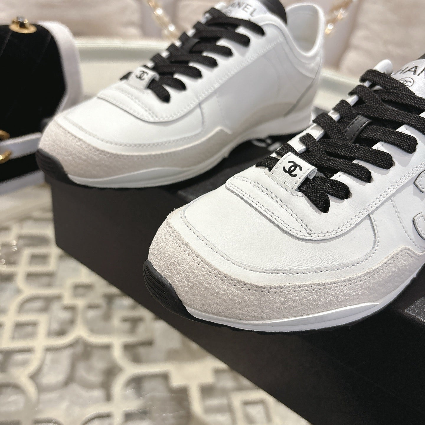 CC 25C Traines White Calfskin & Suede 213314