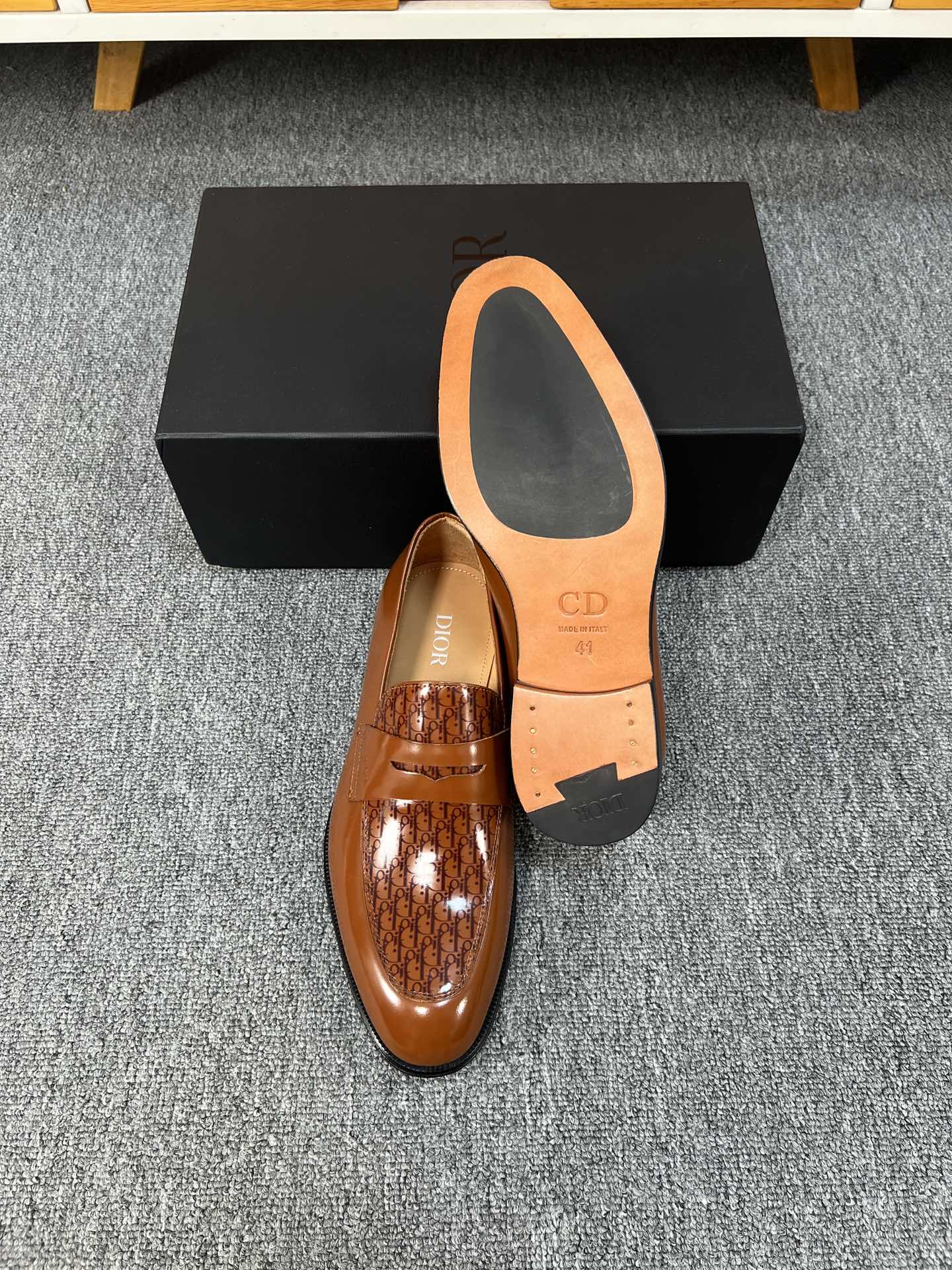 CD GRANVILLE LOAFER  GLOSSY SIENNA MONOGRAM LAMBSKIN
