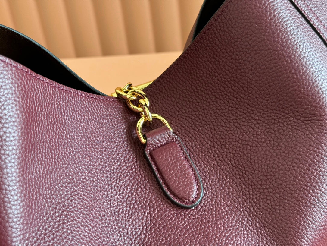 Gucci Softbit Shoulder Bag Rosso Ancora Red Calfskin 248331