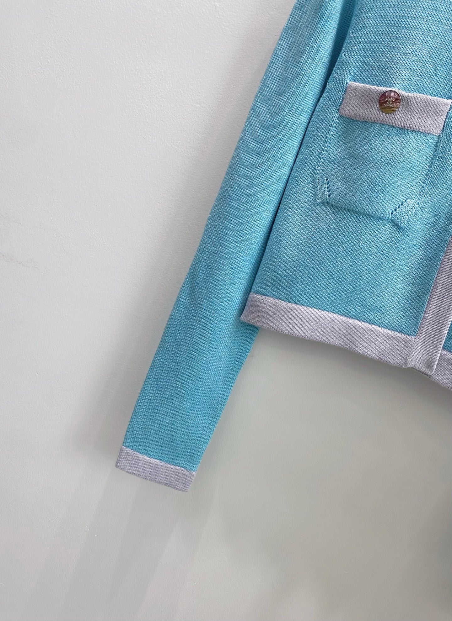 Chanel 2026 Long-sleeved Knit Cardigan Blue Wool 423121