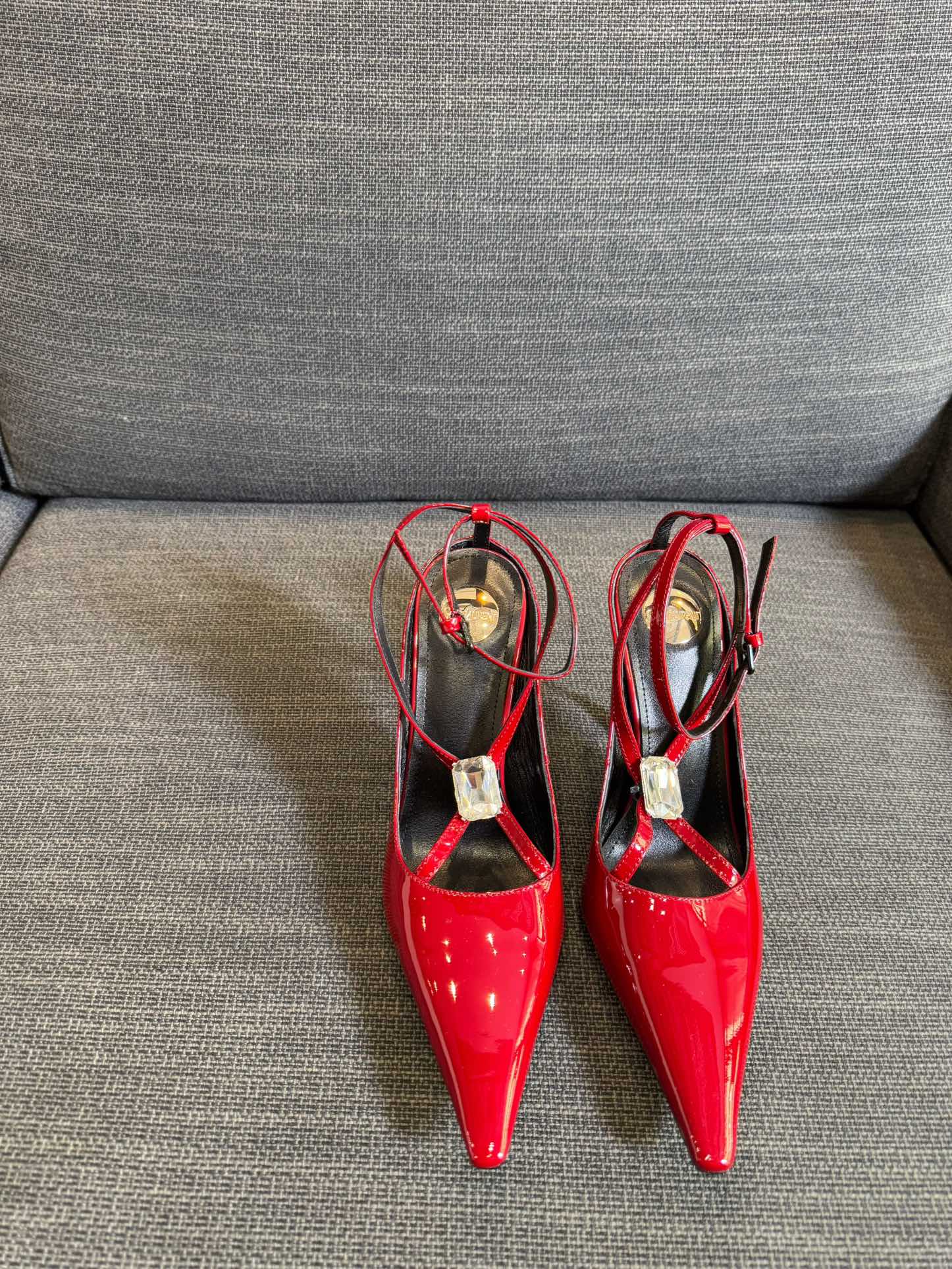 HIGH SANDAL ATTACHED GEM IN RED GLOSSY CALFSKIN