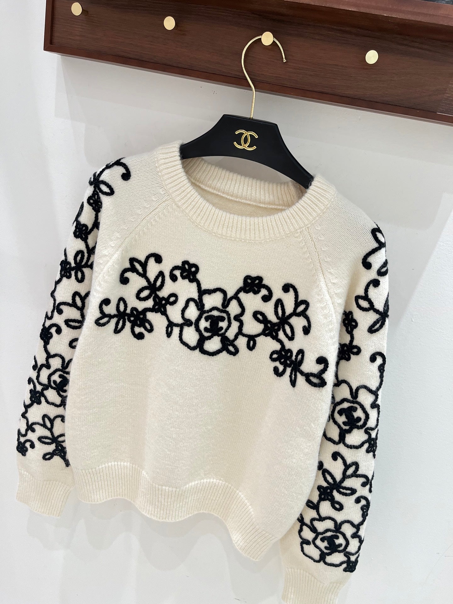 Chanel 2026 Floral Embroidery Sweater Wool 244912