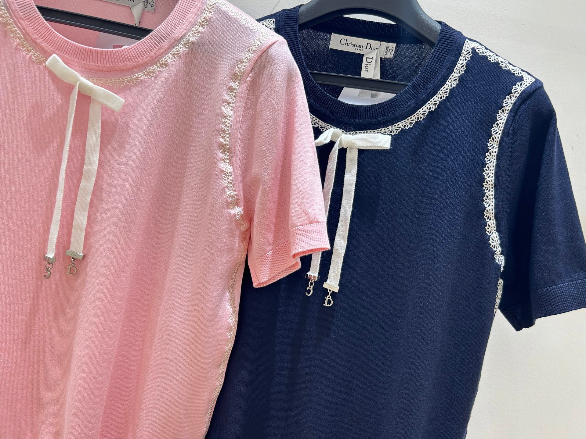 Dior 2026  Short-sleeved Top Navy Blue and Pink Wool 392520