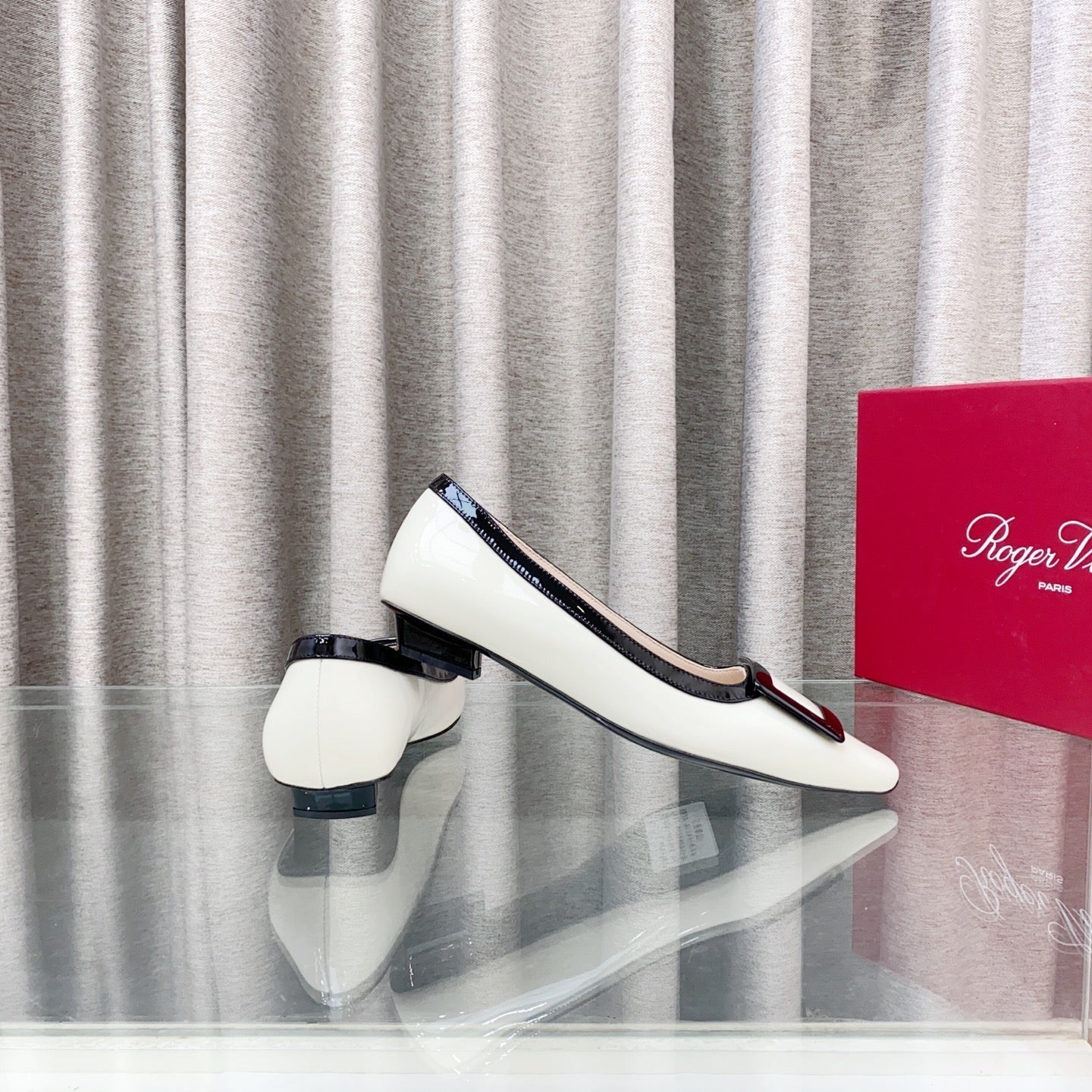Viv Trompette Thick Heel Pumps White Cowhide Leather 283048