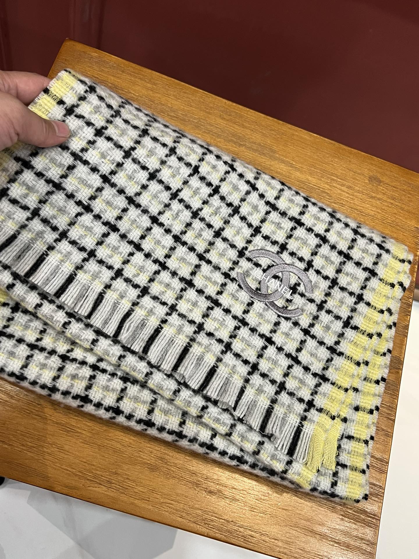 CC Scarf 190 CM In White Yellow With Black Plaid Cashmere 416805