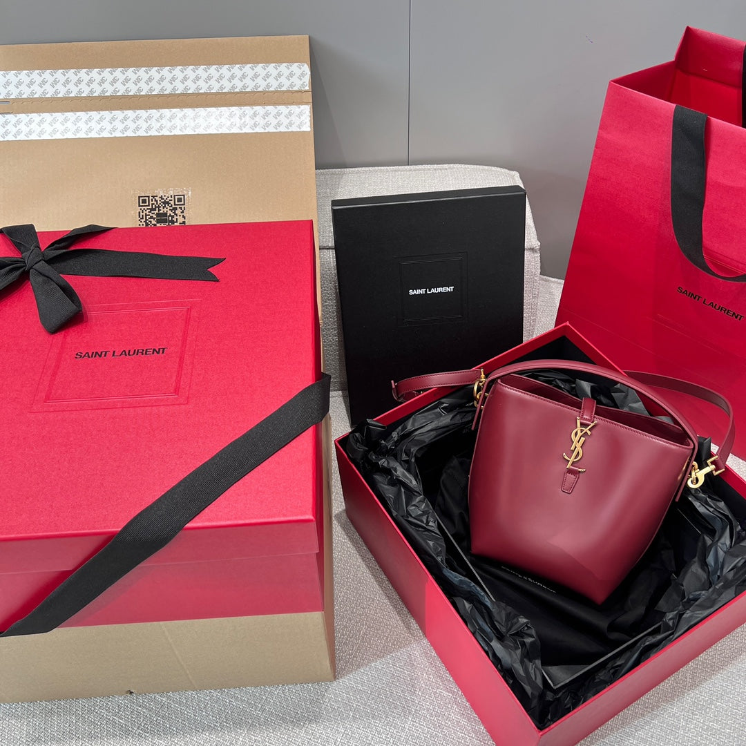Le 37 Bucket Bag 20cm Red Gold Cowhide