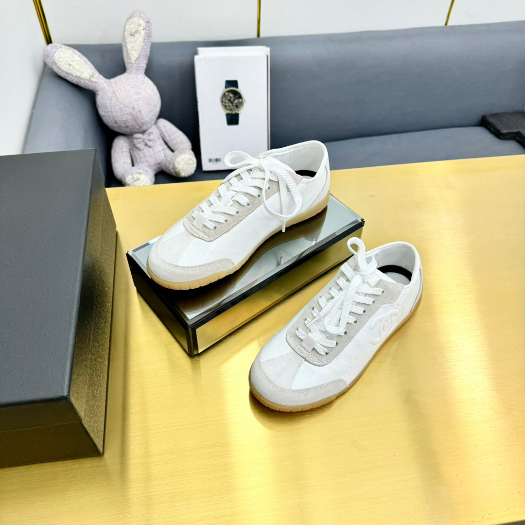 CC SNEAKER IN WHITE CALFSKIN AND SUEDE