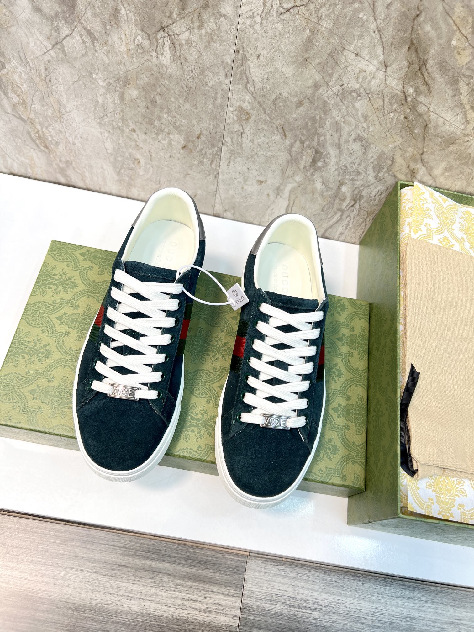 GG Men's ACE Sneaker Dark Green Suede 525961