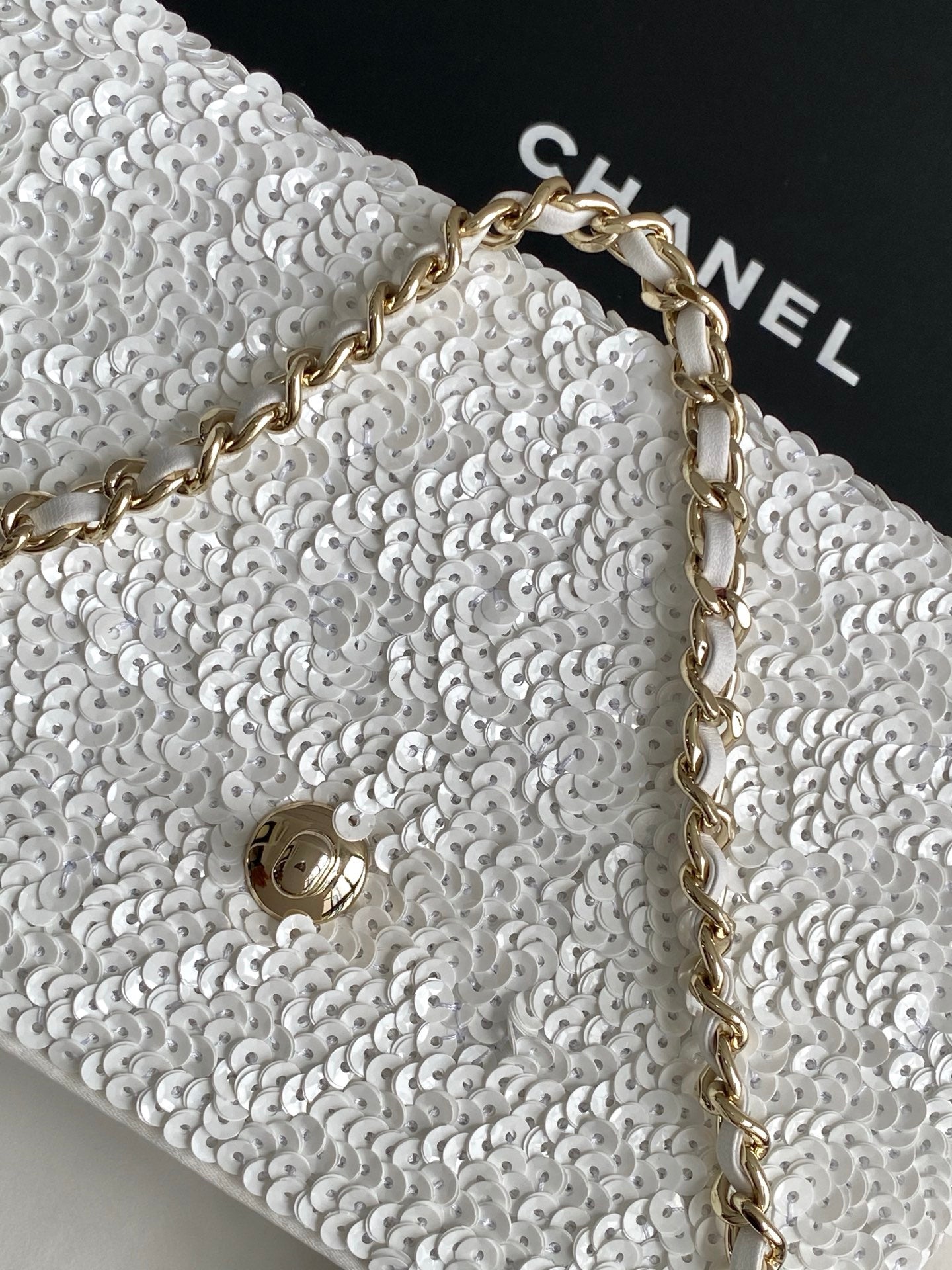 CC Kelly Shopper 19cm White Sequin
