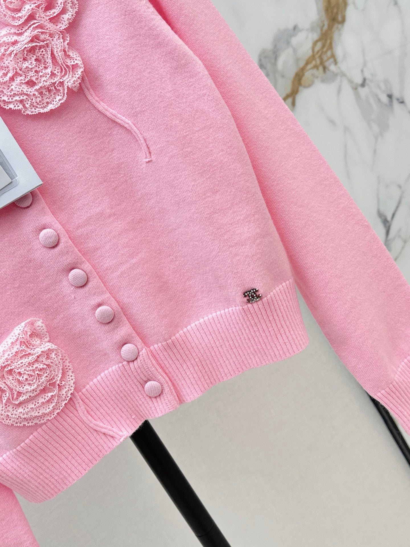 Chanel 2026 3D Floral Decorated Long-Sleeve Knit Cardigan Wool 782200