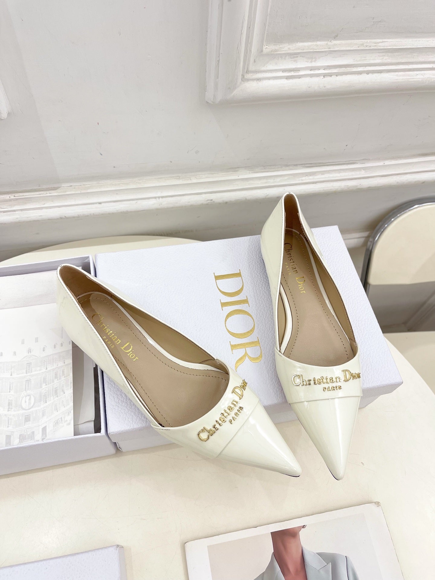 CD 25 Pump Flat White Patent Leather 307413